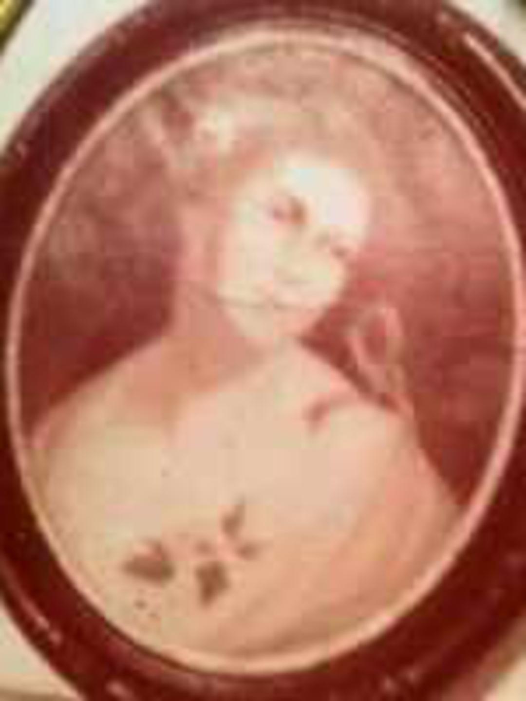Luna Caroline Young (1842 - 1922) Profile